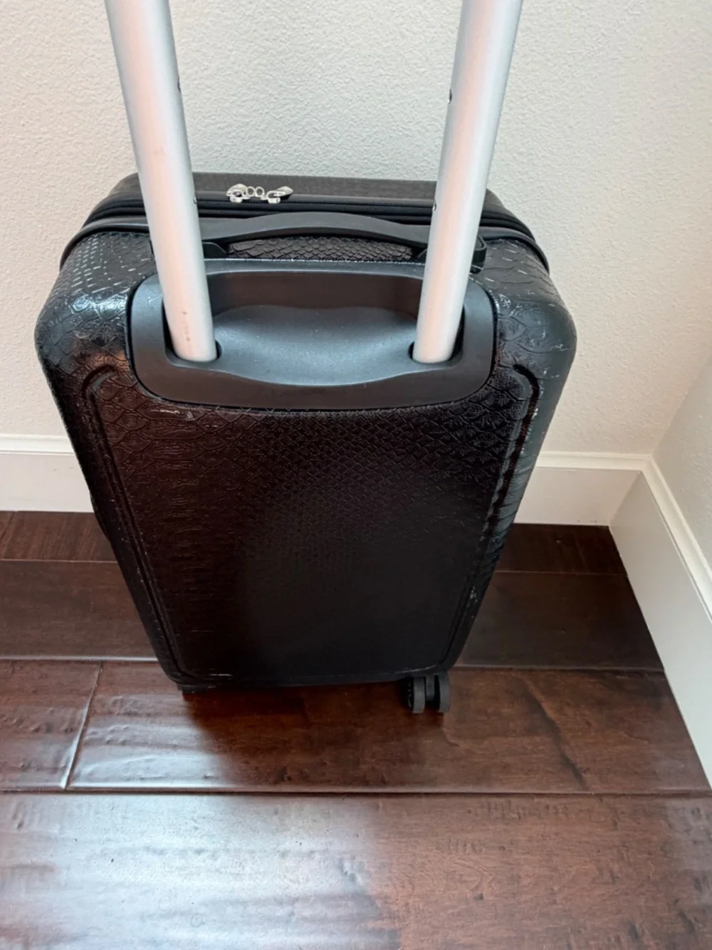 Samantha Brown Luggage 22”